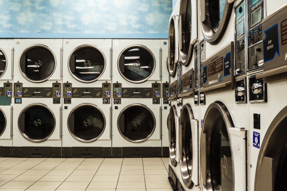 How to Use a Laundromat: Tips and Tricks for Hassle Free Laundry