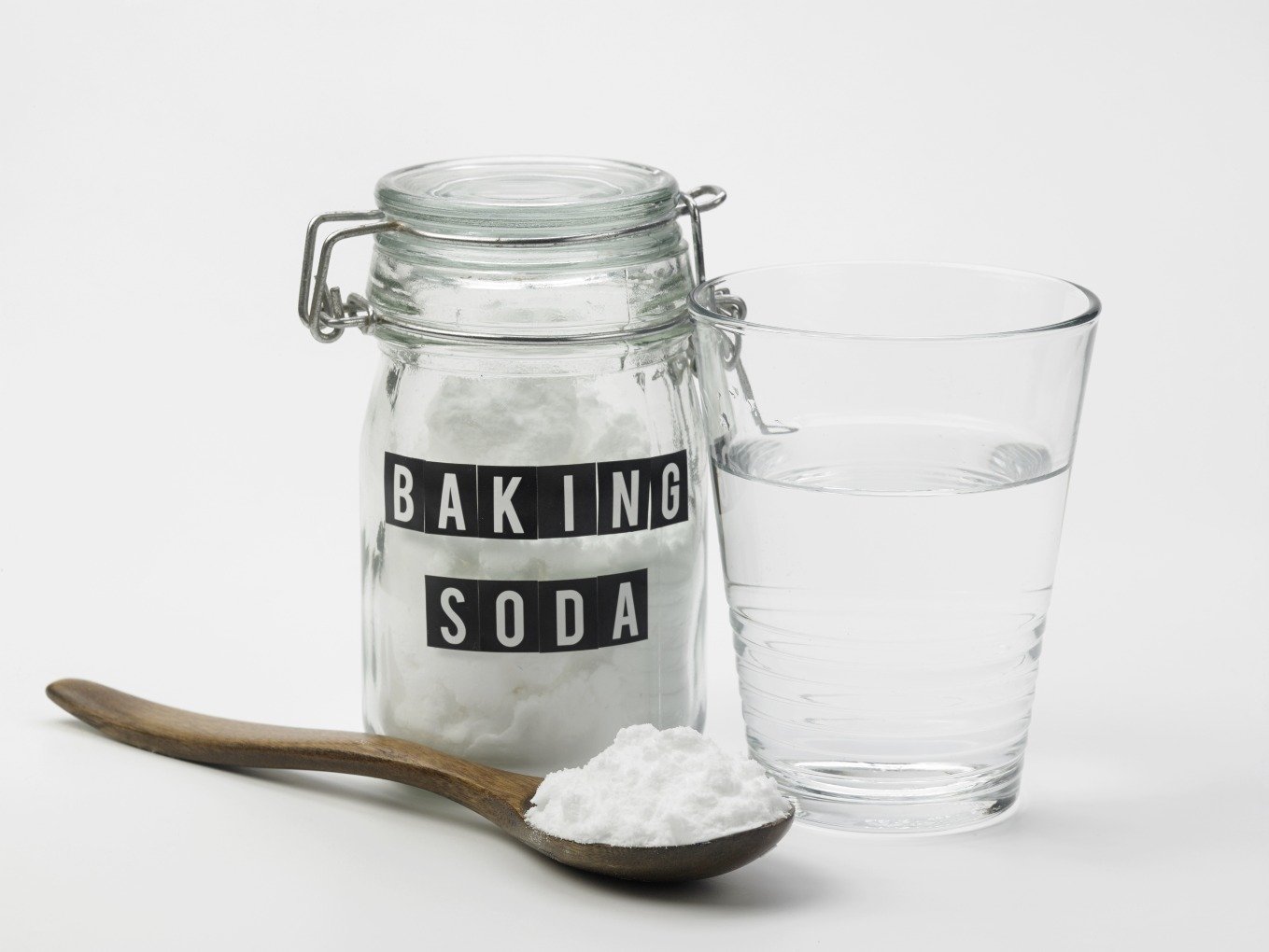 Neutralisation: vinegar with washing soda - Stock Image - A500